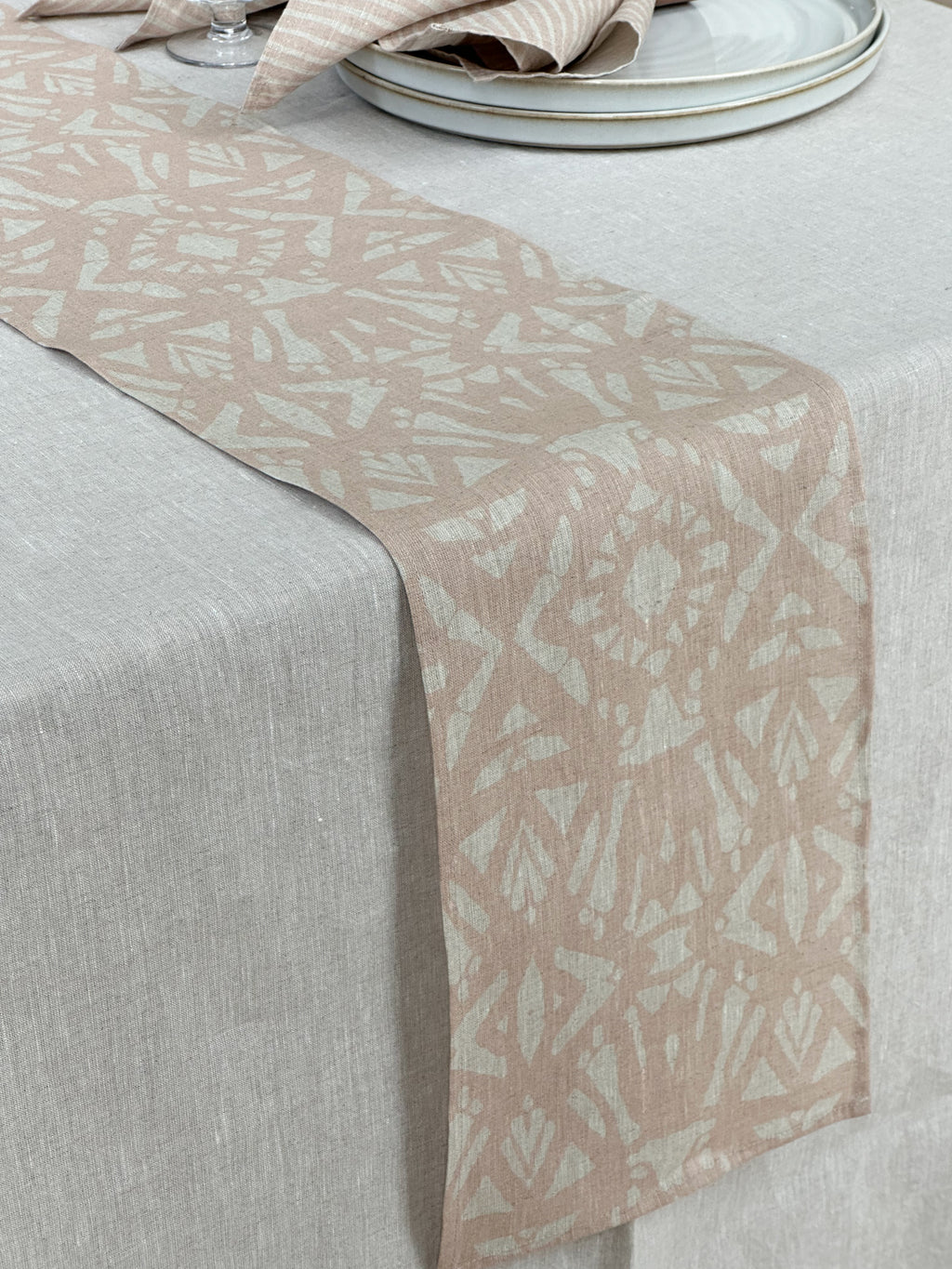 Festremsa Linblomma, Rosa