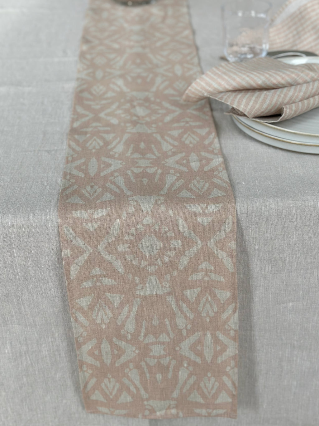 Festremsa Linblomma, Rosa