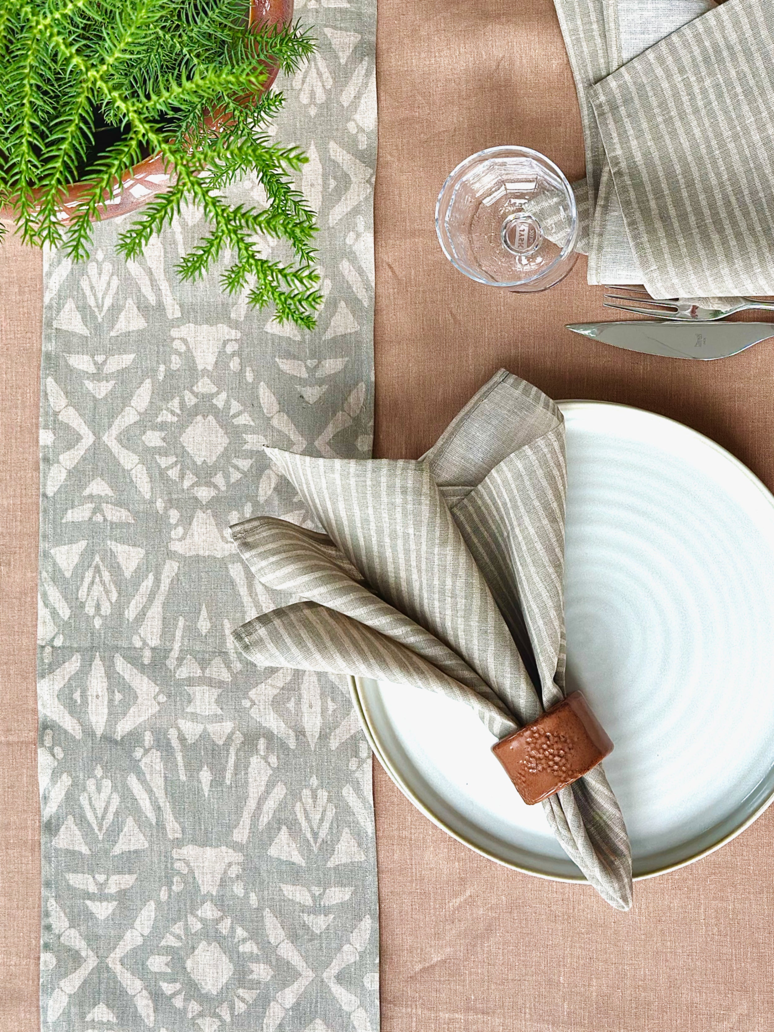 Festremsa Linblomma, Skiffergrön