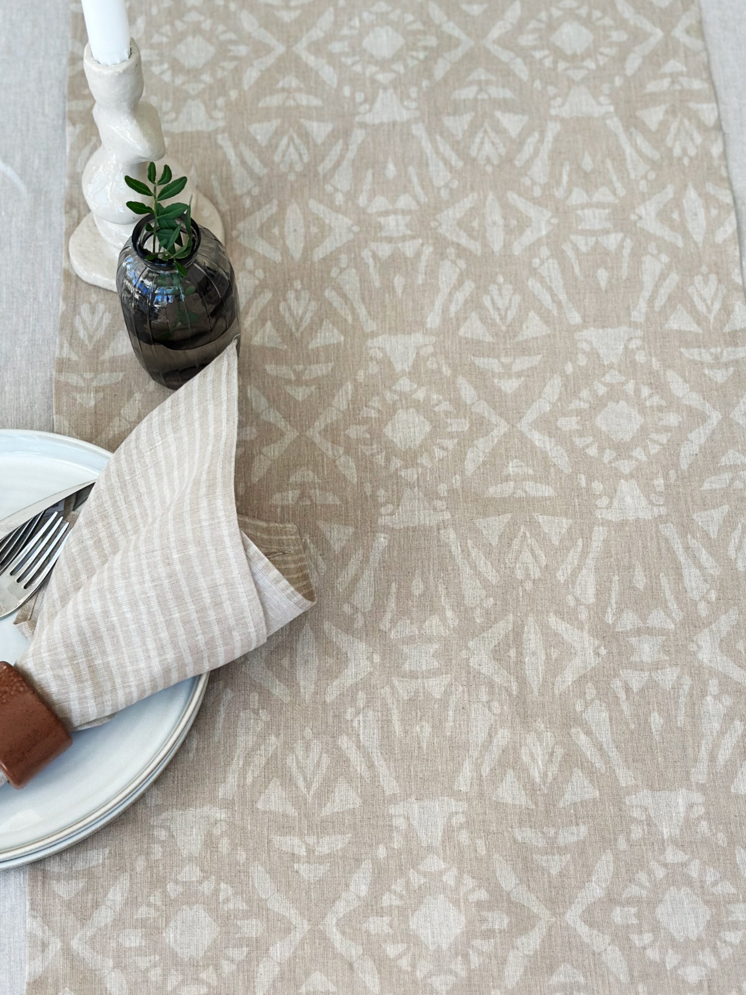 Bordslöpare Linblomma, Glimma